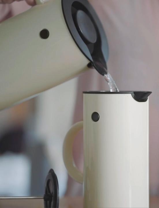 Produktbild Stelton – EM77 Wasserkocher – 1,5 L – Sand (1.50 l)