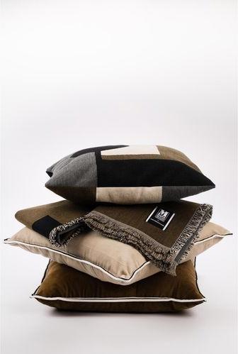 Actual product image Markslöjd Blanket Lia 250 x 150 cm, Green / White / Black (130 x 170 cm)