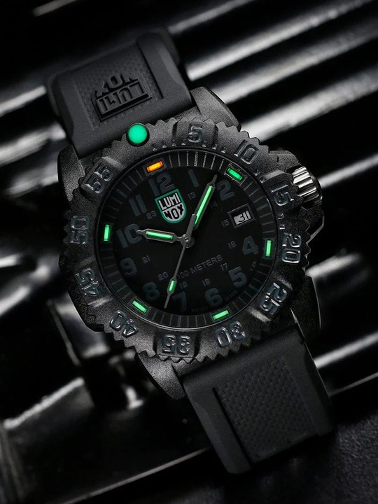 Actual product image Luminox X2.2072 Sea Lion men's watch unisex watch 37mm 10ATM (Rotating bezel left, Swiss made, Diving watch)