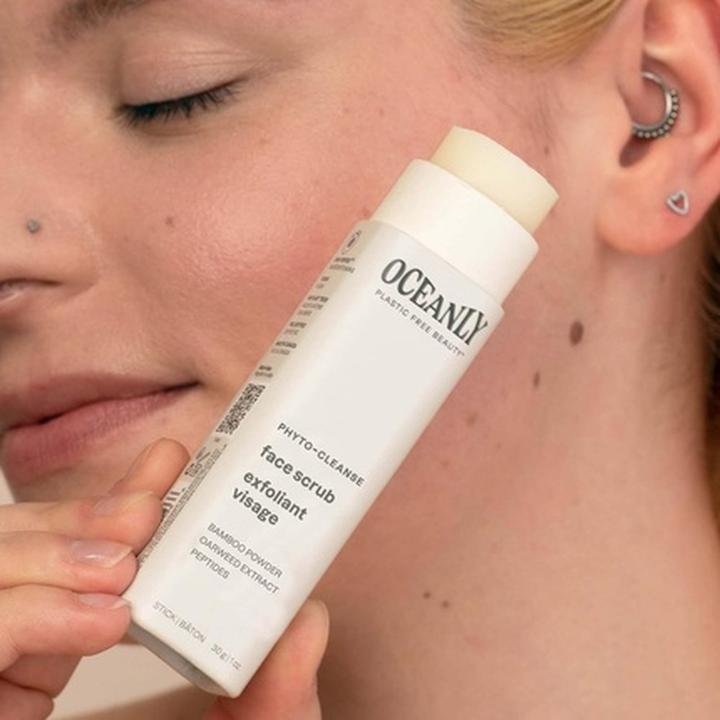 Actual product image Attitude Oceanly Face Scrub Stick EWG Verified Plastic-free Plant and Mineral-Based Ingredients Vega (Cleansing scrub)