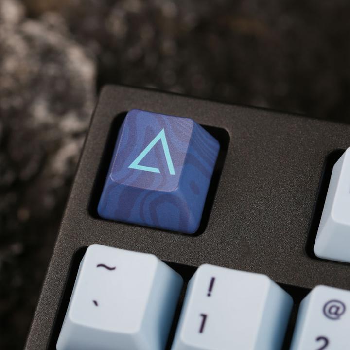 Actual product image Varmilo VEA108 Aurora Gaming Keyboard, MX-Brown, white LED - US Layout (US, Cable)