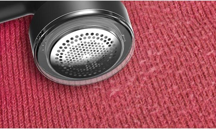 Actual product image Eldom TORI rechargeable and mains-powered clothes shaver