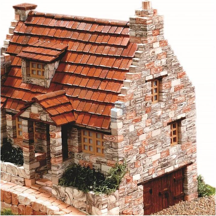 Immagine prodotto Block Cuit. Kit modello 3D in ceramica - Vecchia casa inglese «Old Cottage 3» (26 x 14 x 22 cm)