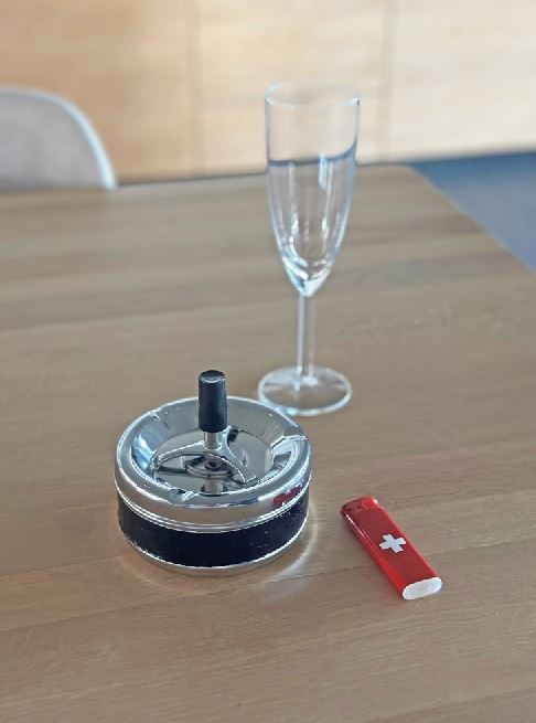 Actual product image GuGus Schleuder-Aschenbecher