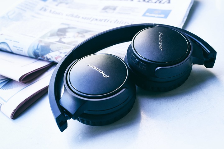 Actual product image Pioneer SE-S3BTB (25 h, Wireless)