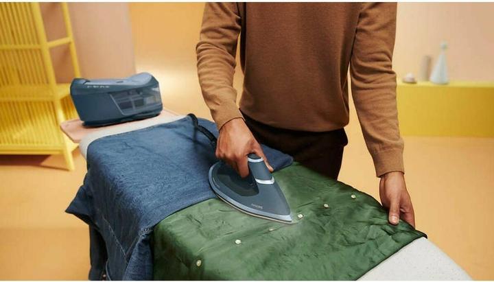 Actual product image Philips PSG6042/20 (2400 W, 550 g/min)