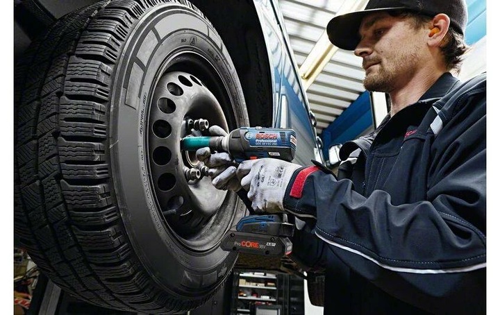 Productafbeelding Bosch Professional Batterij en lader (18 V)