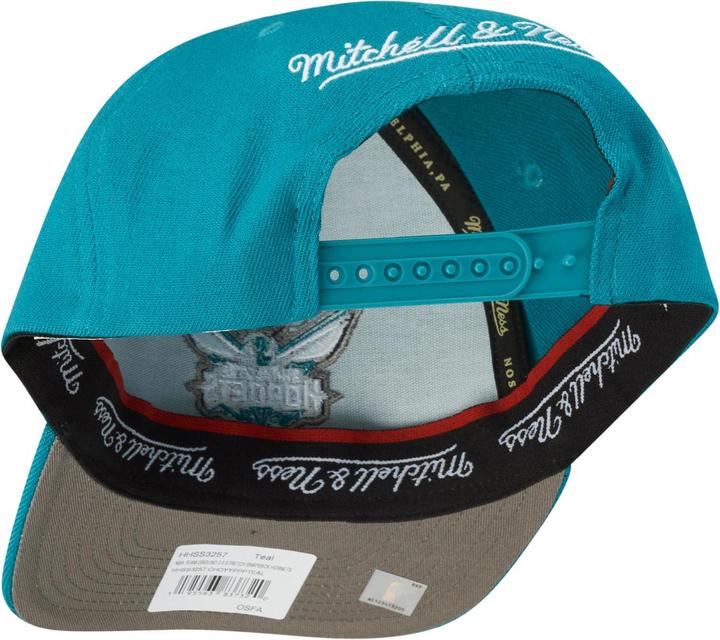 Actual product image Mitchell & Ness NBA Charlotte Hornets Team Snapback (One size)