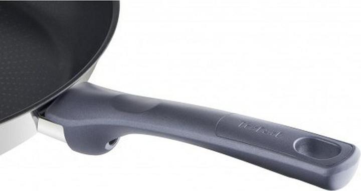 Actual product image Tefal G7300455 (24 cm, Frying pan, Stainless steel)