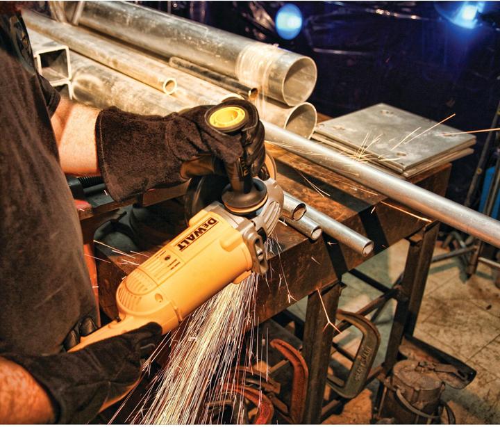 Actual product image DeWalt DWE496QS 230mm angle grinder (230 mm)