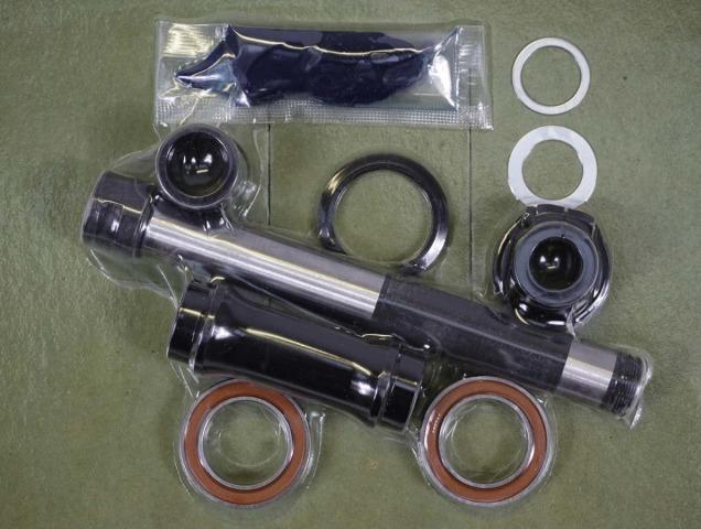 e*13 Kit asse ruota posteriore e*spec, comprensivo di asse, distanziali, cuscinetti, spessori, tappi di