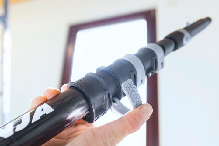 Produktbild Unger Carbon Teleskopstange Ninja (5,50 m, 4-teilig, kompakt, Fensterreinigung) (1 Stk.)