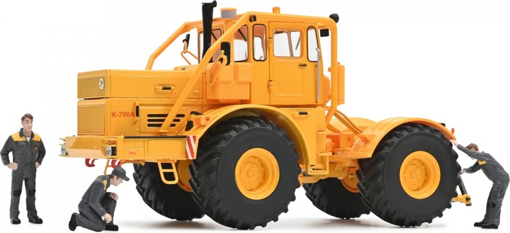 Produktbild Schuco Kirovets K700 m.Figuren 1:32