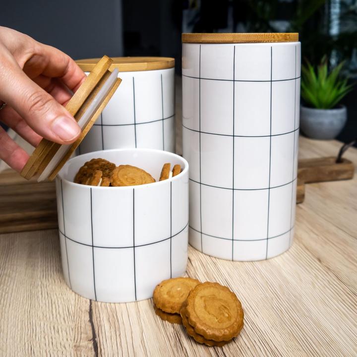 Actual product image Intirilife Storage tin 700 ml capacity