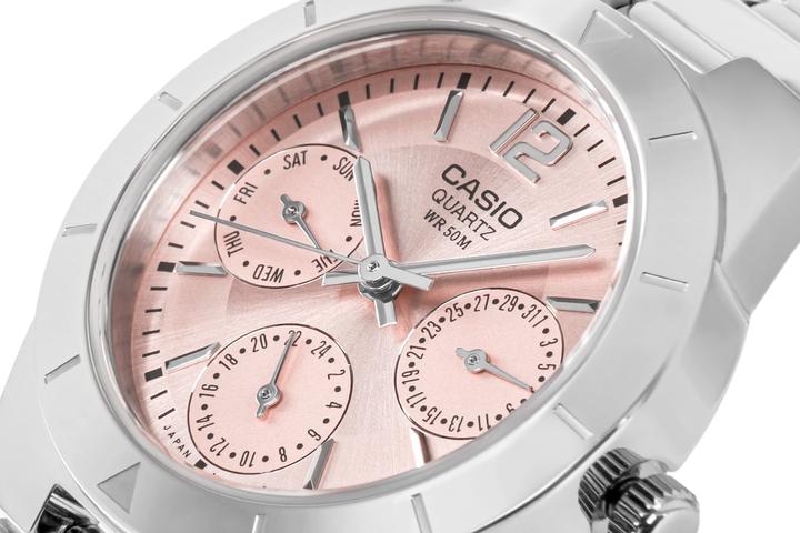 Actual product image Casio LTP-2069D-4AVEG (Analogue wristwatch, 31 mm)