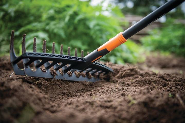 Actual product image Fiskars Rake