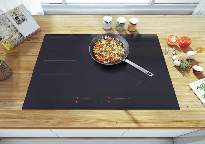 Image du produit Etna KIF577ZT (77 cm, Table de cuisson à induction)
