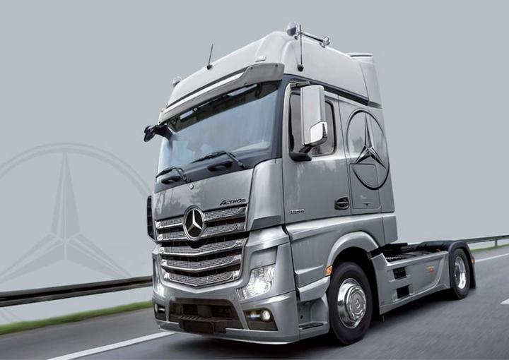 Actual product image Italeri Mercedes Benz Actros Giga Space