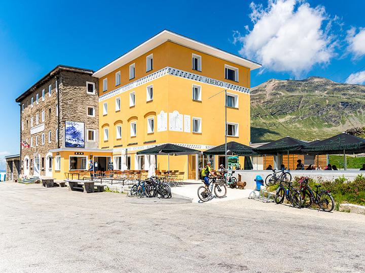 Actual product image Smartbox 1 night with a gourmet meal in the canton of Grisons (2 pers.)