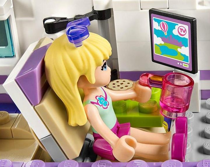Produktbild LEGO Friends Heartlake Flughafen (41109, LEGO Friends)
