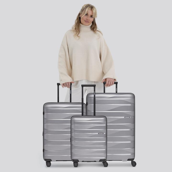 Actual product image Bergpfeil Travel 4-wheel suitcase set, 3-piece, with stretch fold (228 l)