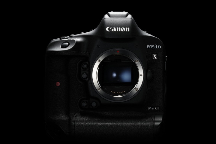 Produktbild Canon EOS 1Dx Mark II (20.20 Mpx, Vollformat)