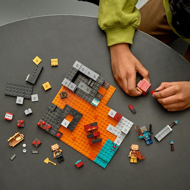 Actual product image LEGO The Nether Bastion (21185, LEGO Minecraft)