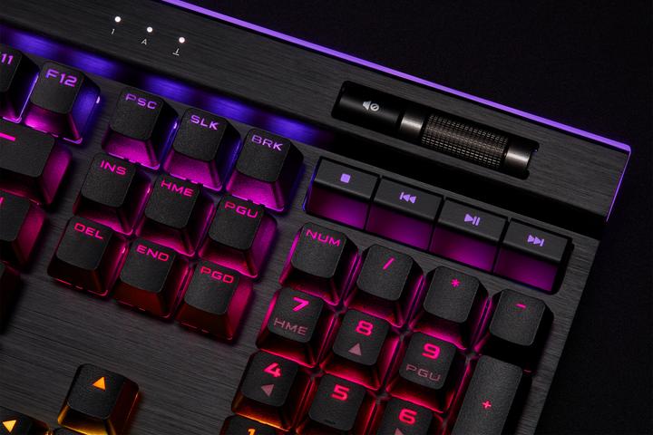 Actual product image Corsair K95 RGB Platinum XT (US, Cable)