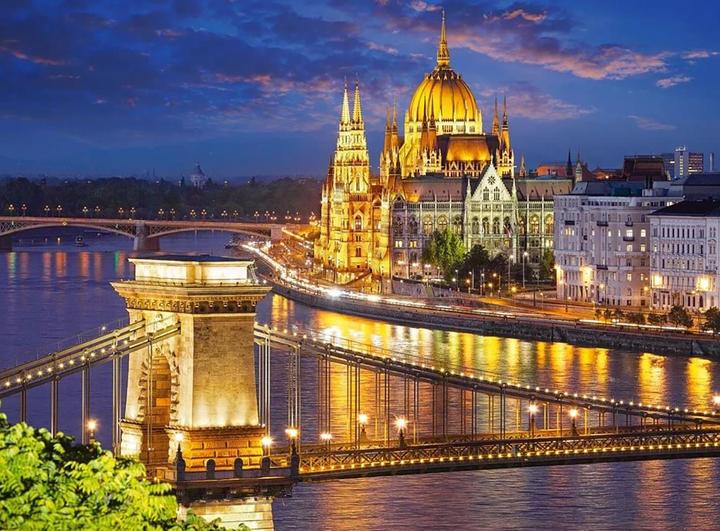 Produktbild Castorland Puzzle Budapest in der Abenddämmerung zu sehen, 2000 (2000 Teile)
