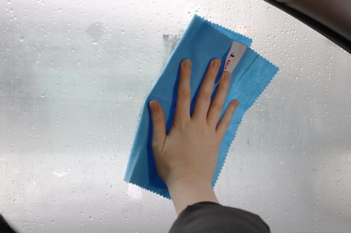 Produktbild Nigrin Anti-Beschlag-Tuch ECO, blau, 250 x 230 mm