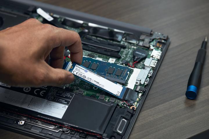 Immagine prodotto Kingston NV2 (4000 GB, M.2 2280)