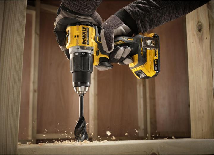 Actual product image DeWalt 18V Akku-Schlagbohrschrauber (bürstenlos), inkl. 2 x Akkus (18 Volt 2 Ah)