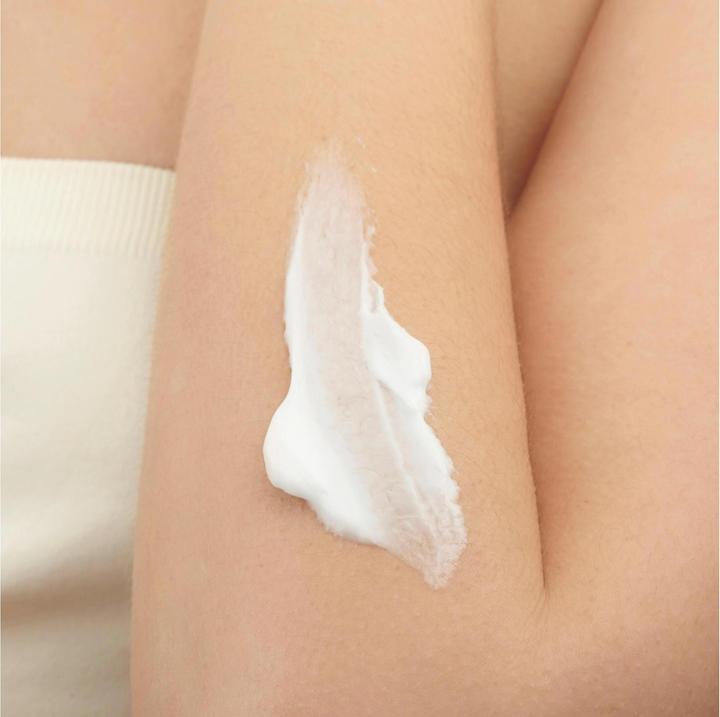 Actual product image Neutrogena Deep Moisture Body Lotion Sensitive (Body cream, 400 ml)