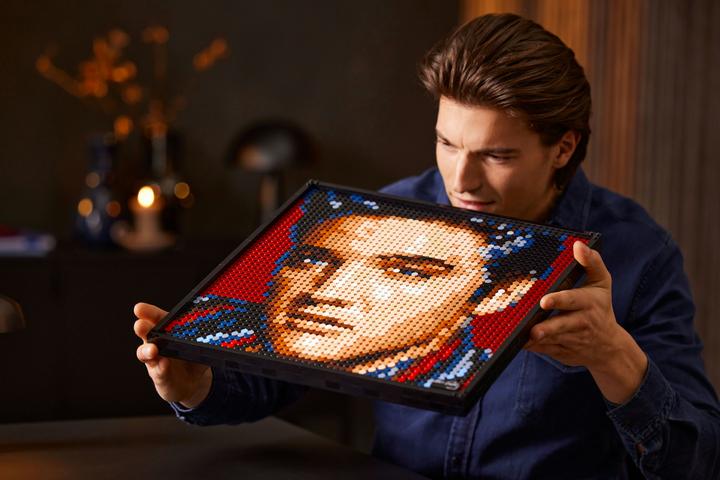 Produktbild LEGO Elvis Presley - The King (31204, LEGO Seltene Sets)
