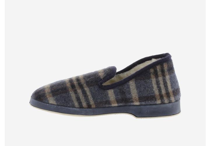 Actual product image Victoria Woolen slippers (45)