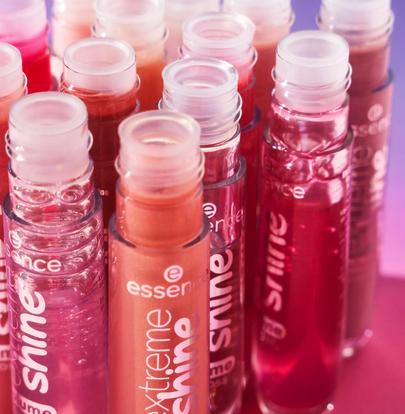 Actual product image essence extreme shine volume lipgloss (19 Frosted Fairy)
