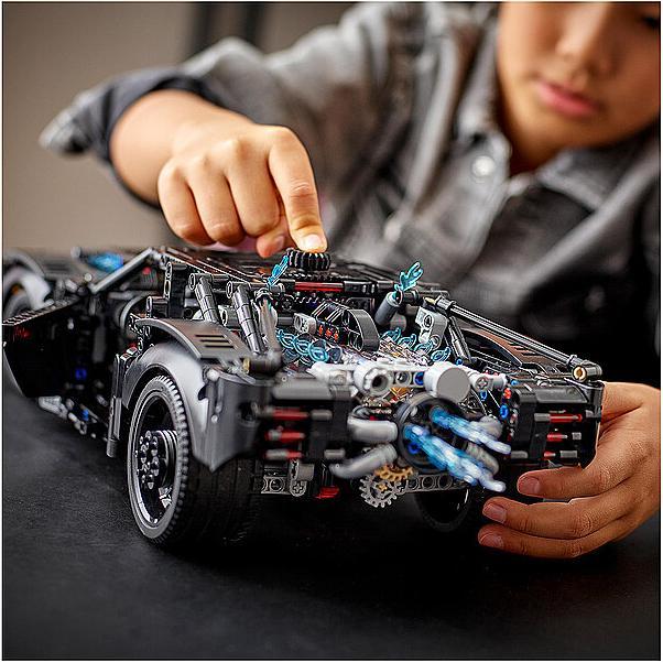 Produktbild LEGO Batmans Batmobil (42127, LEGO Technic)