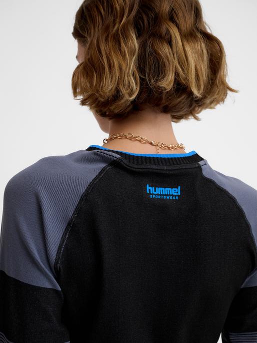 Actual product image hummel hmlSEAMLESS TEE LS (XS)