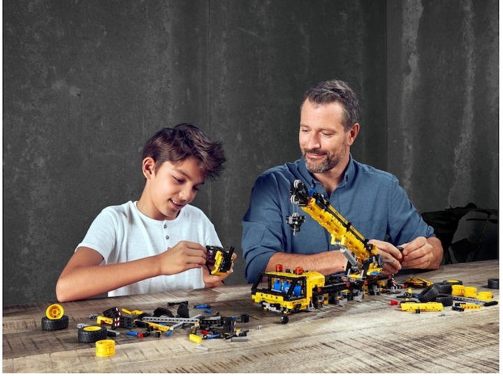 Actual product image LEGO Crane truck (42108, LEGO Technic)