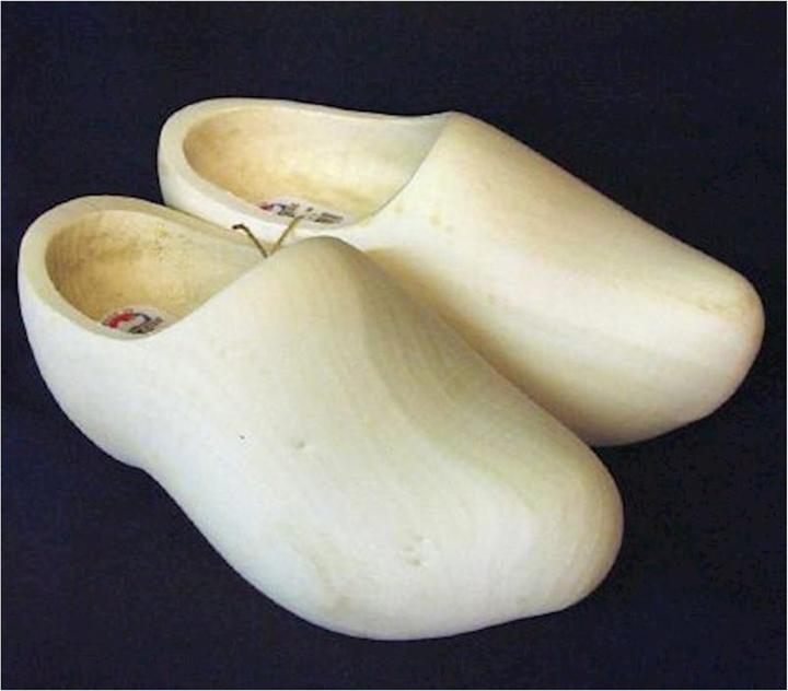 Fancy dress accessories