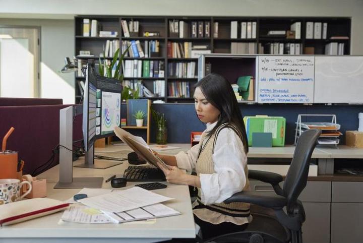 Actual product image HP Series 7 Pro 724pu Docking Display (1920 x 1200 pixels, 24")