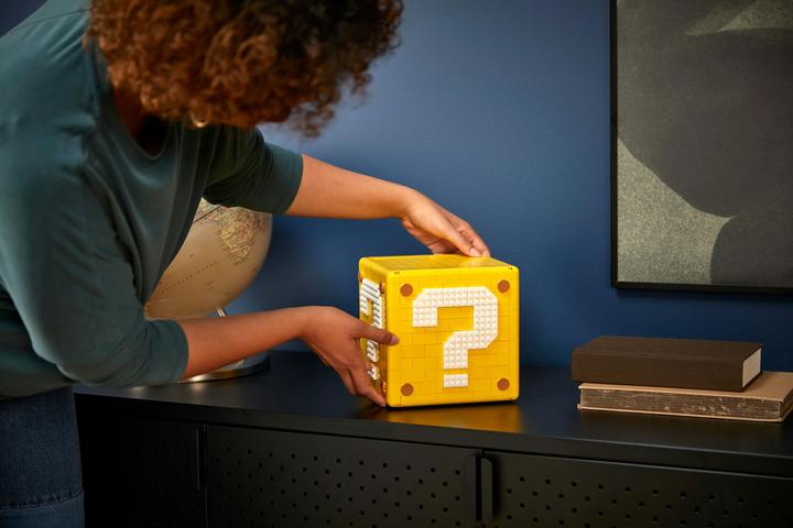 Actual product image LEGO Question Mark Block from Super Mario 64 (71395, LEGO Rare Sets, LEGO Super Mario)
