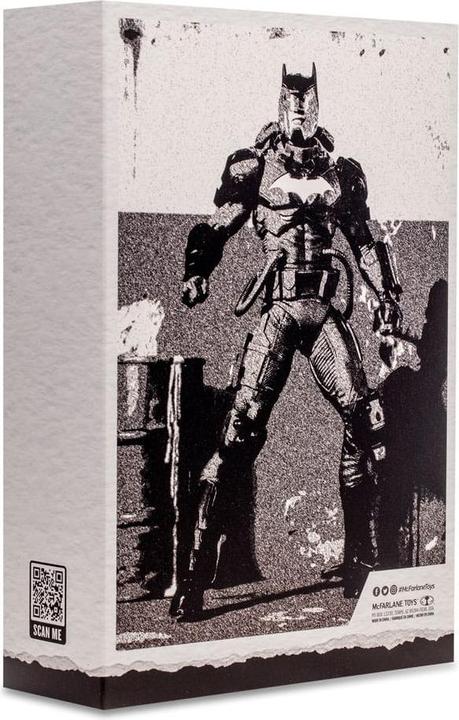 Actual product image McFarlane DC Multiverse Action Figure Hazmat Suit Batman (Line Art) (Gold Label) 18 cm