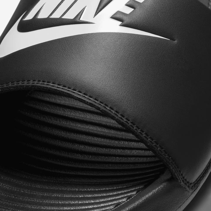 Produktbild Nike Victori One Slide Badelatsche (46)