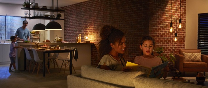 Immagine prodotto Philips Hue Tonalità Bianco BT (E27, 7 W, 550 lm, 1 x, G)