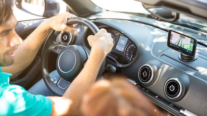 Produktbild TomTom Navigator (5")