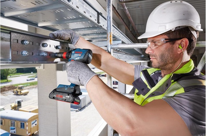 Actual product image Bosch Professional Cordless impact wrench GDX 18V-210 C (Rechargeable battery operated)