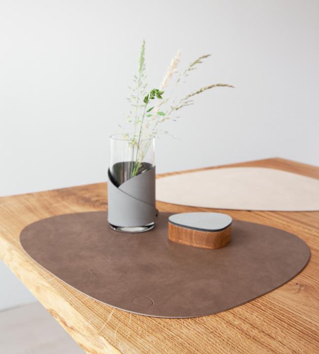 Actual product image Andersign Placemat Curve L, Double Cloud Brown/Nupo Sand, 37x44 cm (1 pcs., 37 x 44 cm)