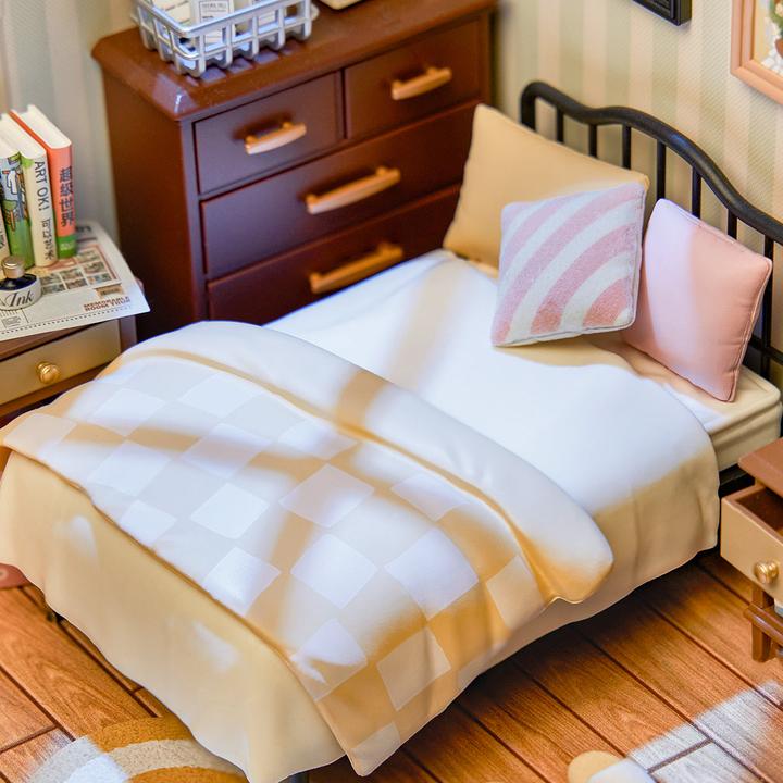 Actual product image Rolife Sweet Dream Bedroom - Diorama