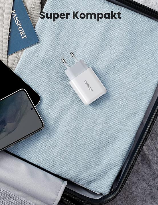 Actual product image Ugreen CD122 (18 W)